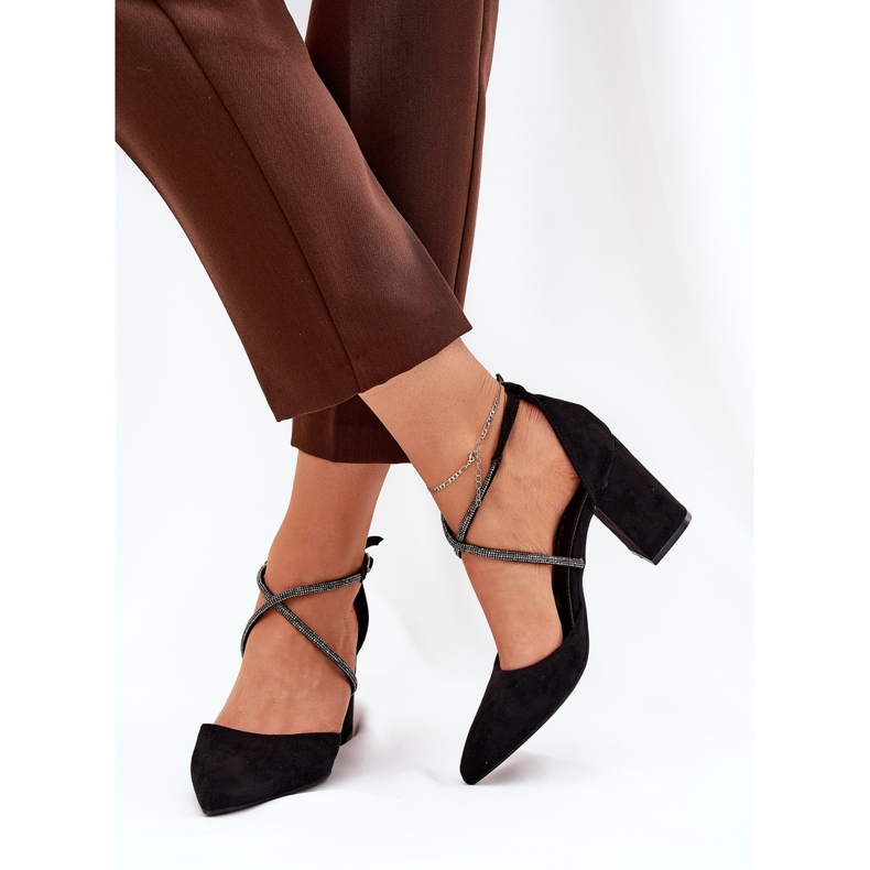 Pumpe s šiljastim nožnim prstima i ukrašene pruge na stupu crno 2