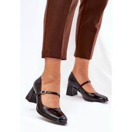 Oslikane pumpe na posta s pojasom i kopča crne boje crna 2