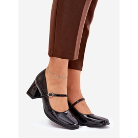 Oslikane pumpe na posta s pojasom i kopča crne boje crno 1