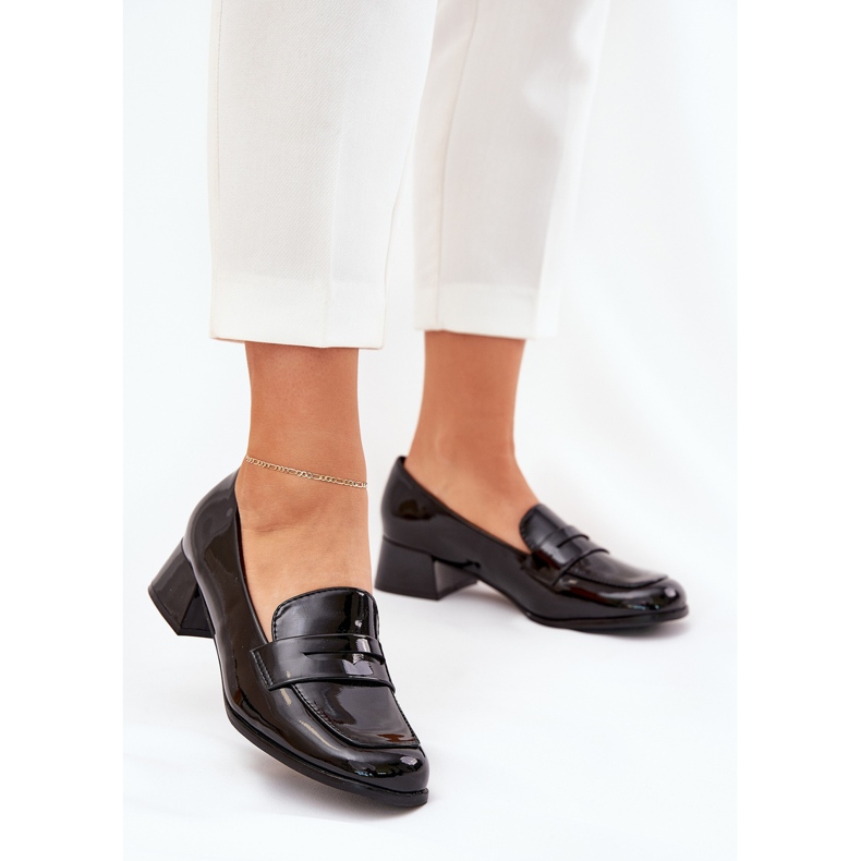 Crne crpke s niskim udjelom u obliku slova crna 1