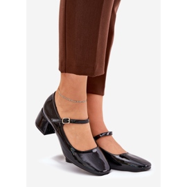 Oslikane pumpe s remenom i kopča crne boje crno 1