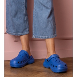 Plava izgrađena -Up flip flops na platformi 1