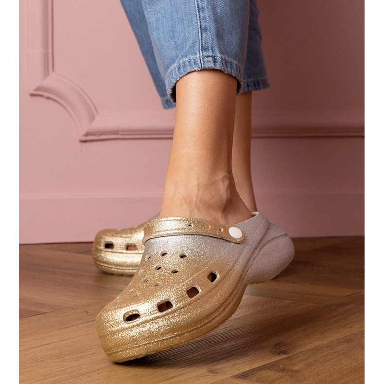 Zlatni-mač ugrađeni flip-flops na platformi srebro 1