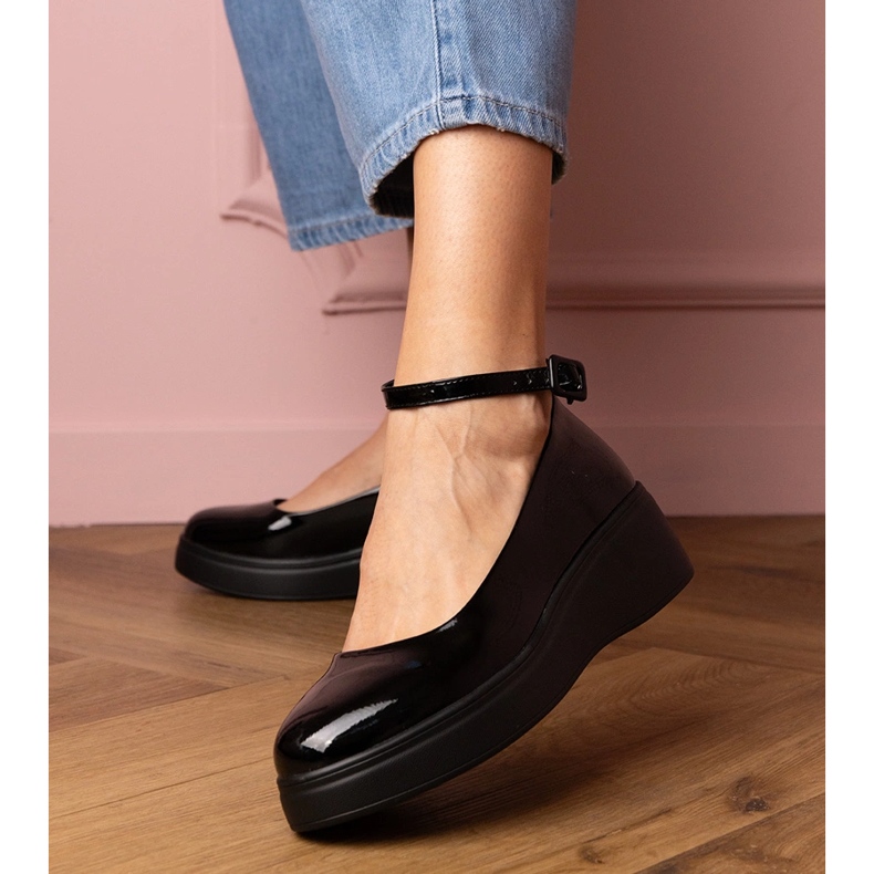 Crne cipele lakirane na platformi crno 1