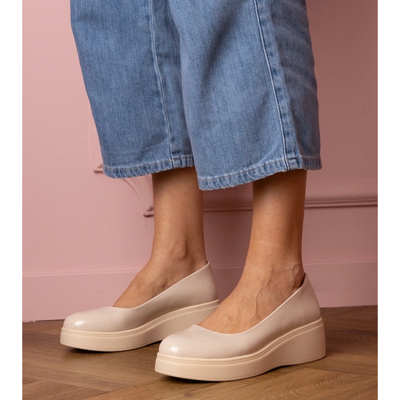 Beige -na platformu bež 1