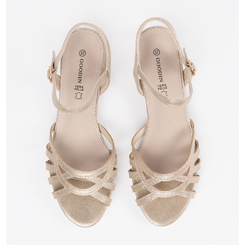 Goodin Zlatne sandale s kožnim umetkom zlatni 1