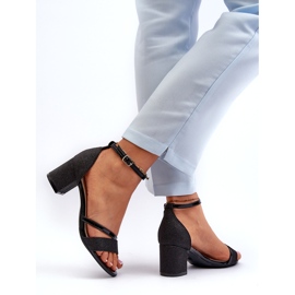 Vinceza Ženske sjajne sandale 20244 na crnom niskom stupu crna 3