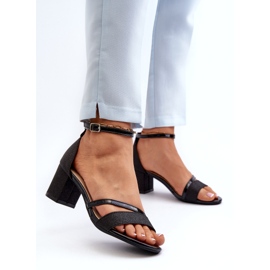 Vinceza Ženske sjajne sandale 20244 na crnom niskom stupu crna 1