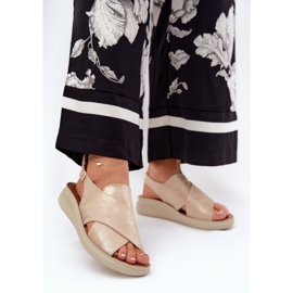 Jezzi Ženske sandale s eko kožom zlatom zlatni 2