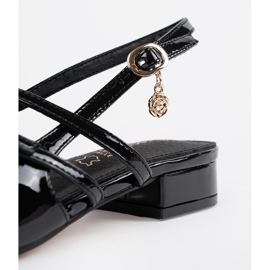 Goodin Crne lakirane pumpe sa zlatnim dodacima crno 1