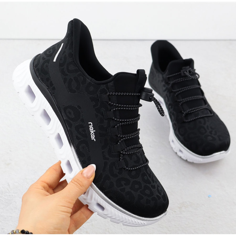 Ženske sportske cipele u leopard printu Rieker M6066-01 crna 1