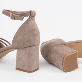 Goodin Bež sandale od antilop na poštu 1