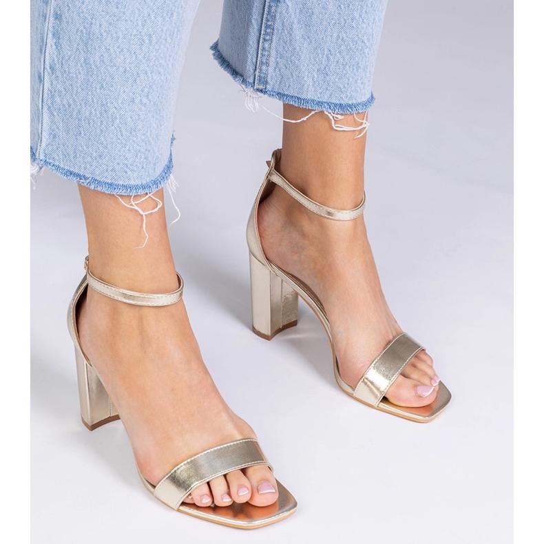 Zlatne sandale na visokoj posta zlatna 1