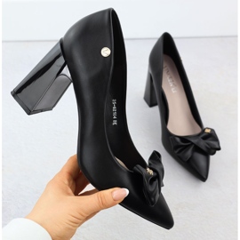 Ženske pumpe na ukrasnom postu s crnim Vinceza 62104 lukom crna 1