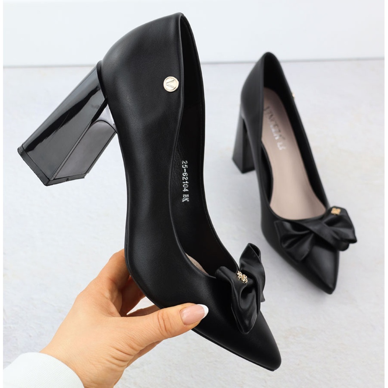 Ženske pumpe na ukrasnom postu s crnim Vinceza 62104 lukom crno 1