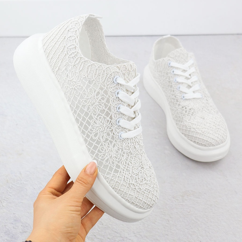 Ženske cipele na platformi White Vinceza 17371 bijela 1