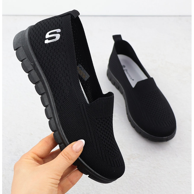 Ženske sportske cipele skliznule su Black Potocki 16327 crna 1