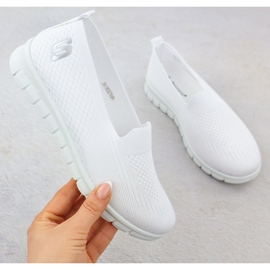 Ženske sportske cipele skliznule su White Potocki 16327 bijela 1