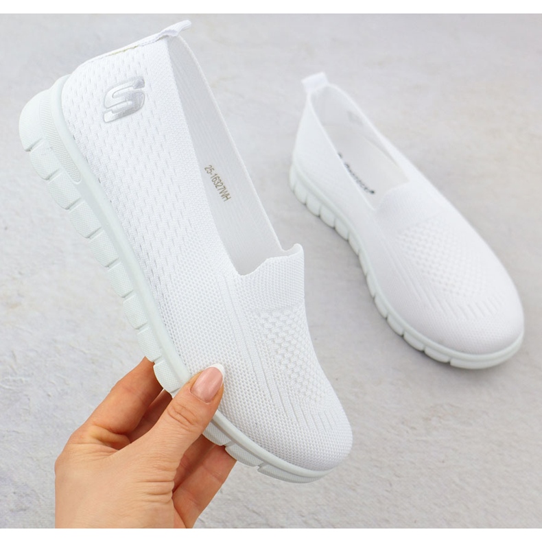 Ženske sportske cipele skliznule su White Potocki 16327 bijela 1