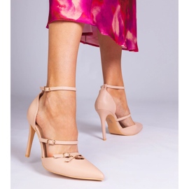 Bež pumpe na visoku petu pričvršćenu oko gležnja 1