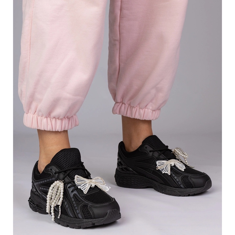 Crne tenisice s odvojivim ukrasima crna 1