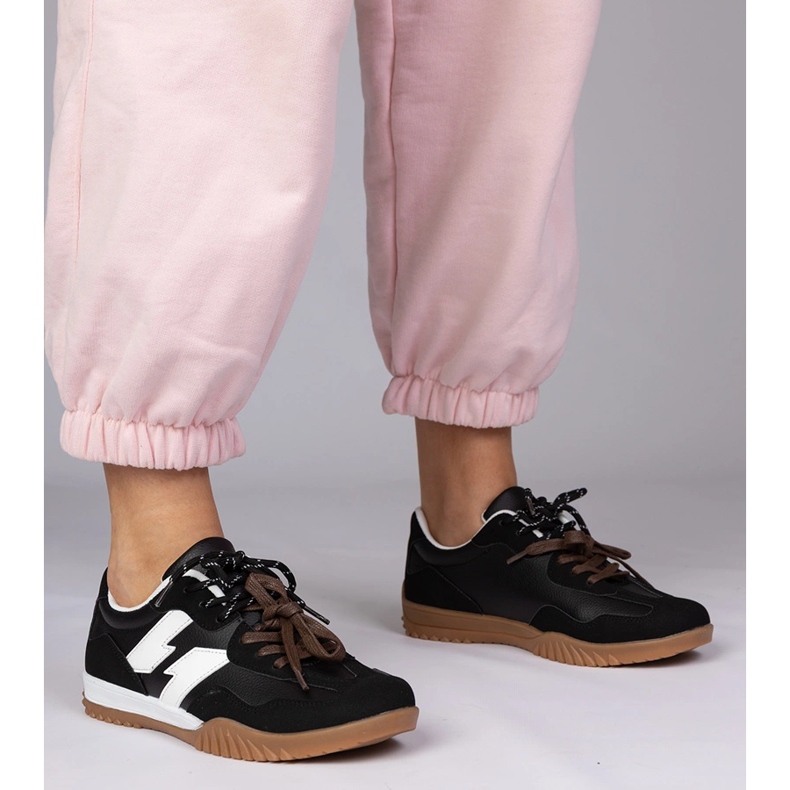 Crne tenisice tenisice s šarenim čipkama crno 1