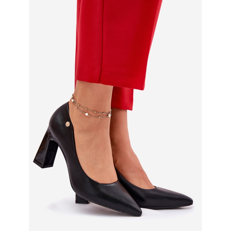 Elegantne pumpe na crno stajalište Vinceza 62221 1