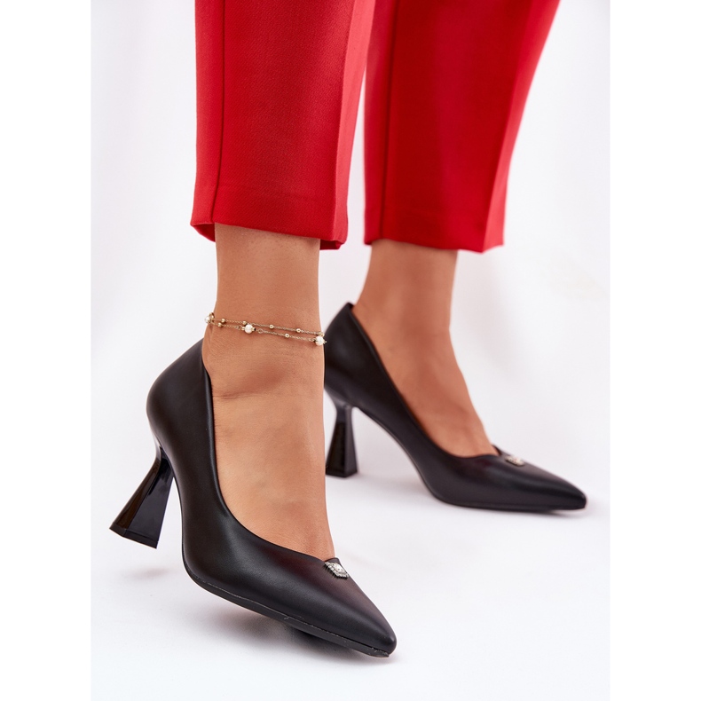 Elegantne pumpe na proširenom crnoj pin Vinceza 62222 crna 2