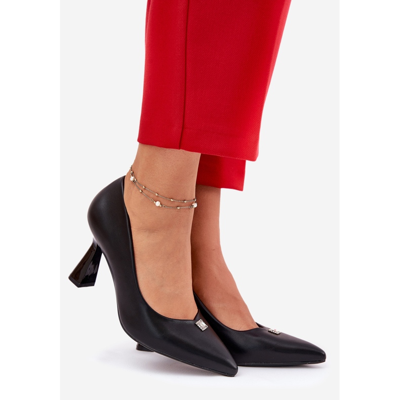 Elegantne pumpe na proširenom crnoj pin Vinceza 62222 1