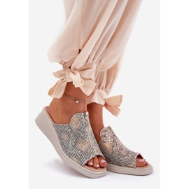 Ženski klinovi s klinom s uzorkom životinjskog dvorca bež 1