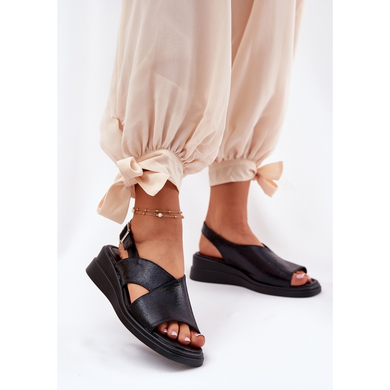 Jezzi Oslikane ženske sandale na klinu s eko kožom crnom kožom crna 2