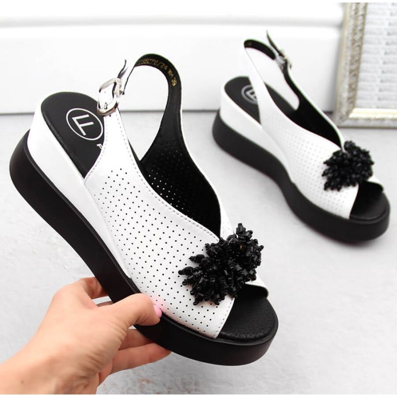 Kožne sandale na klin s perlicama Filippo W PAW529B bijele bijela 1