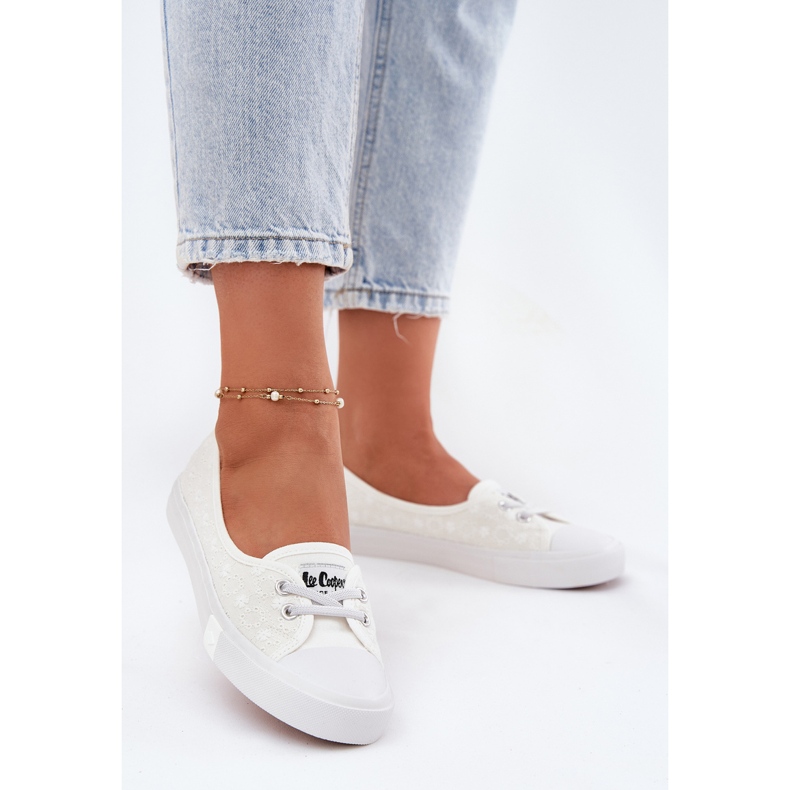Tenisice za ženske tenisice s vezom Lee Cooper LCW-25-31-3447L White bijela 2