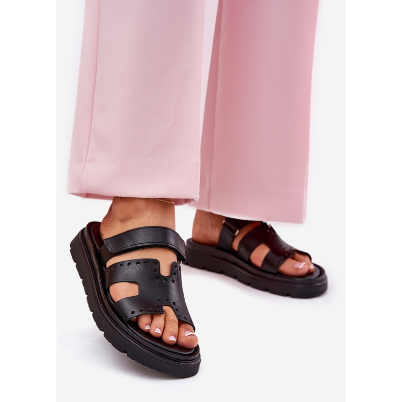 Ženske papuče od prirodne kože na platformi Zazoo 40440 crna crno 1