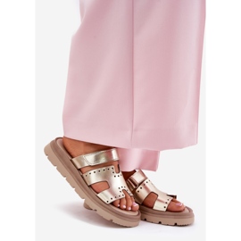 Ženske papuče od prirodne kože na zlatnoj platformi Zazoo 40440 zlatni 1