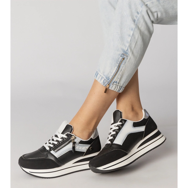 Crne sportske tenisice ukrašene klizačem crna 2