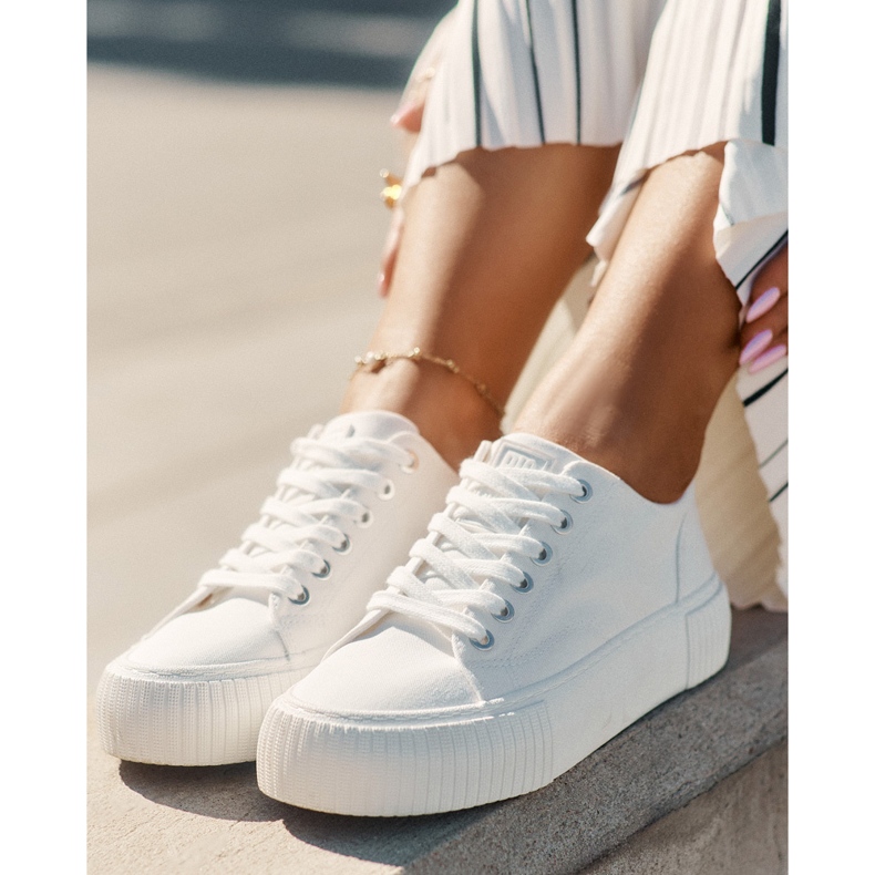 Ženske materijalne tenisice Big Star RR274405 White bijela 2