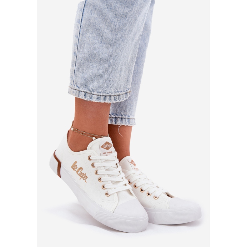 Tenisice za ženske materijale Lee Cooper LCW-25-31-3428l White bijela 1