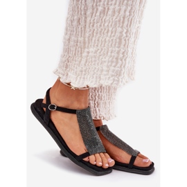 Ravne elegantne ženske sandale s Artikerom 56C1370 Kristali crne crno 1