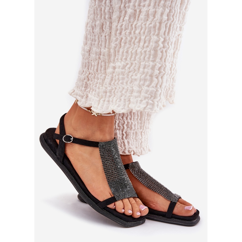 Ravne elegantne ženske sandale s Artikerom 56C1370 Kristali crne crno 1