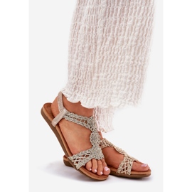 Ravne ženske sandale s čipkastim uzorkom Artiker 56C1281 PLN zlatna 1