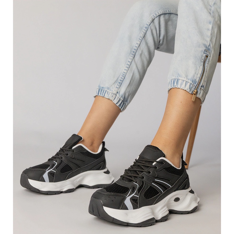 Crne sportske tenisice na ogromnom potplatu crno 1