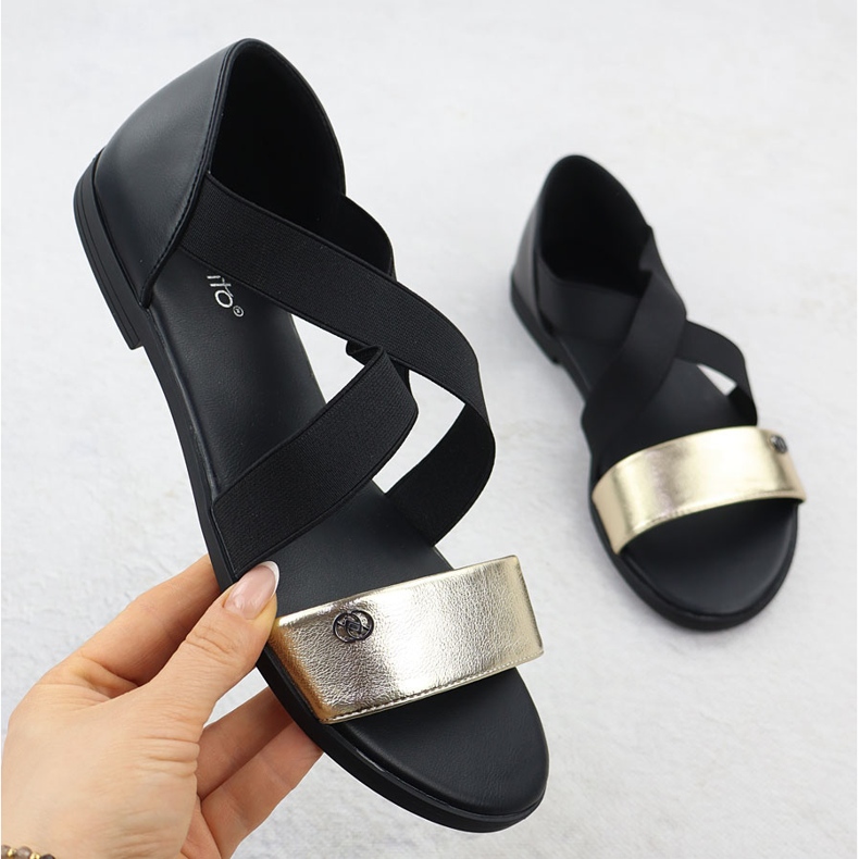 EVento Ženske sandale s crnim brisačima 3884 crna 1