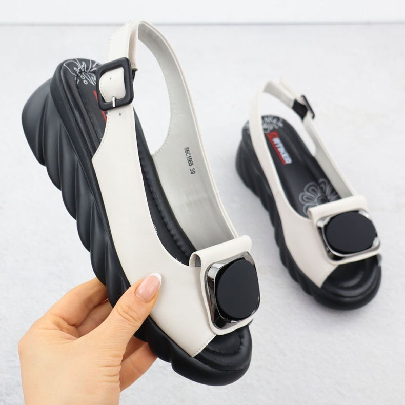 Ženske kožne sandale na klinu krem ​​Artiker 56C1565 kremasti 1