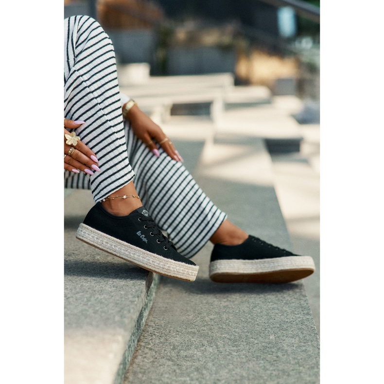 Ženske tenisice s Lee Cooper LCW-25-44-3216 Crne tenisice crna 2