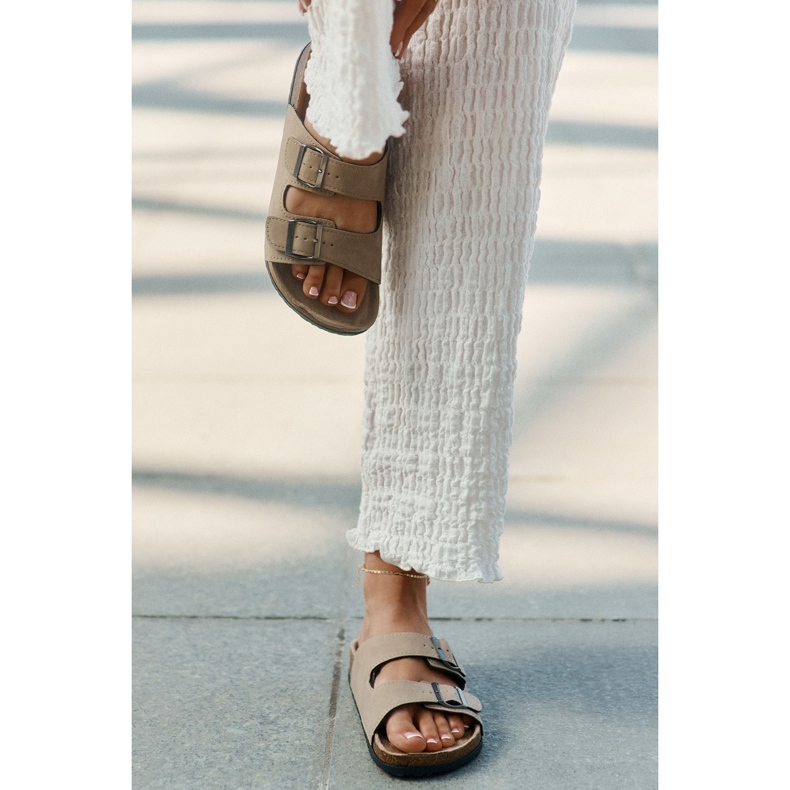 Evento Ženski prelepozi s stezaljkama na plutaj platformi bež 2