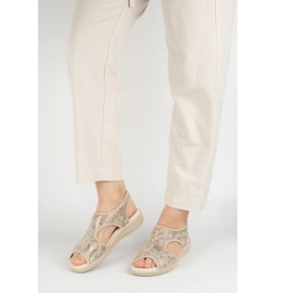 Vriston Ženske cipele Fleksibilne sandale comfoot emma beige sjajna bez 1