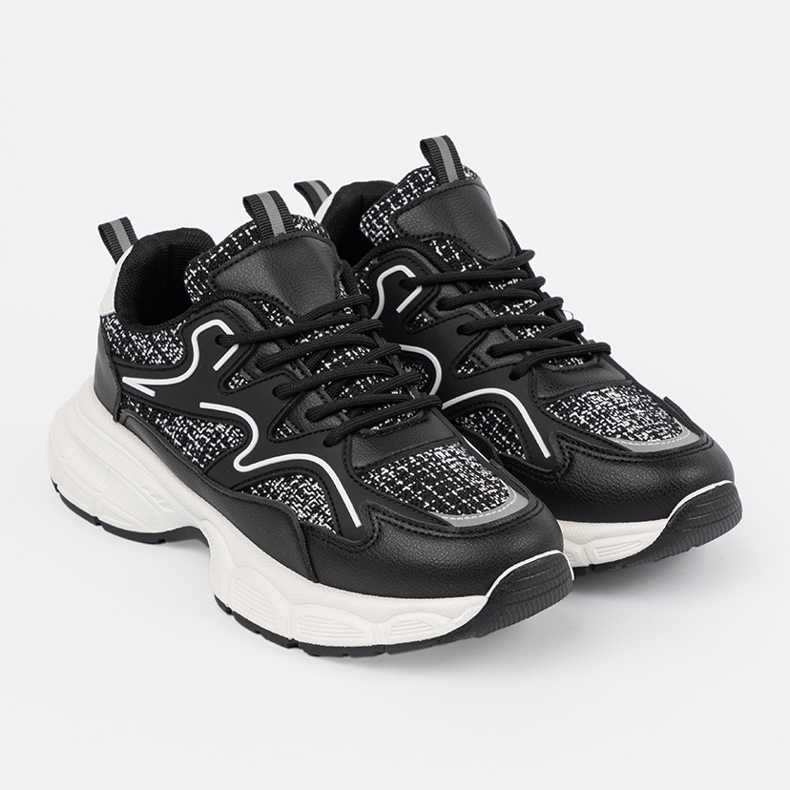 Shelvt Crne ženske tenisice s ukrasnim umetcima crno 1