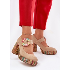 Suknje pumpe s pletenicom na poštu i platformi Maciejka 06839-04 bež 2