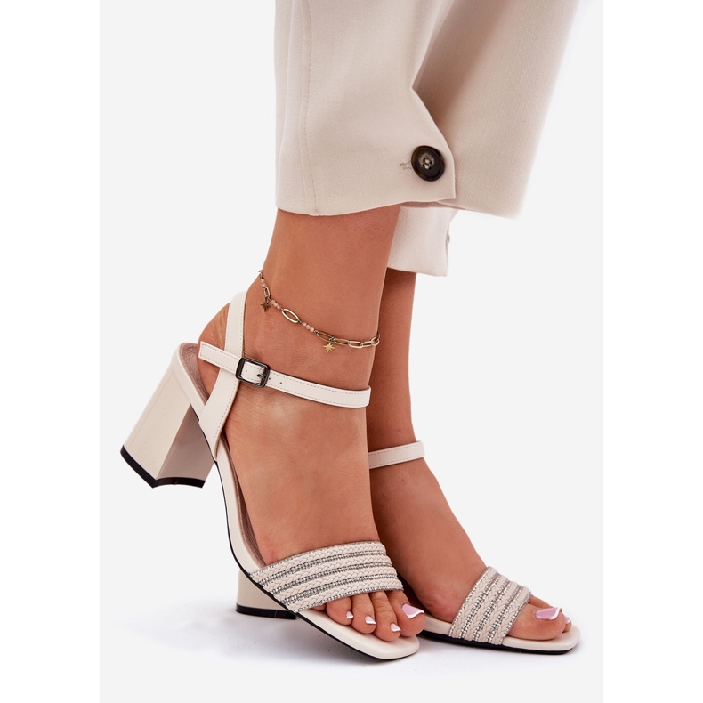 Ženske sandale na poštu s cirkonima i Vinceza 62228 bež 1